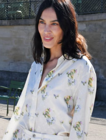 Alexa Chung's Vacation Shoes Cost About 17 Euros