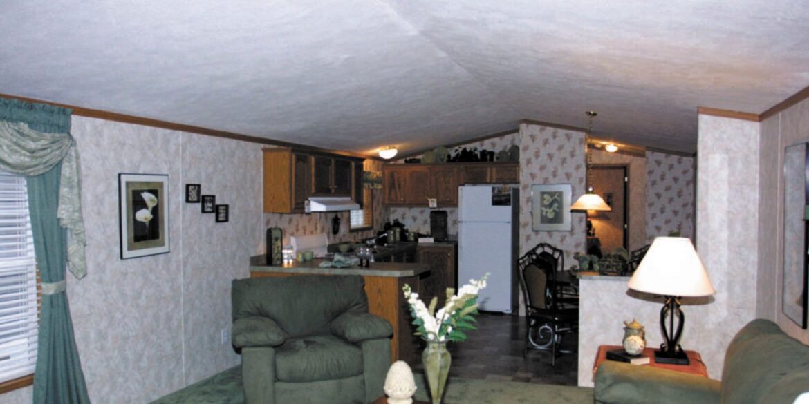 Entertaining at Home Returns to Fashion