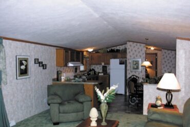 Entertaining at Home Returns to Fashion