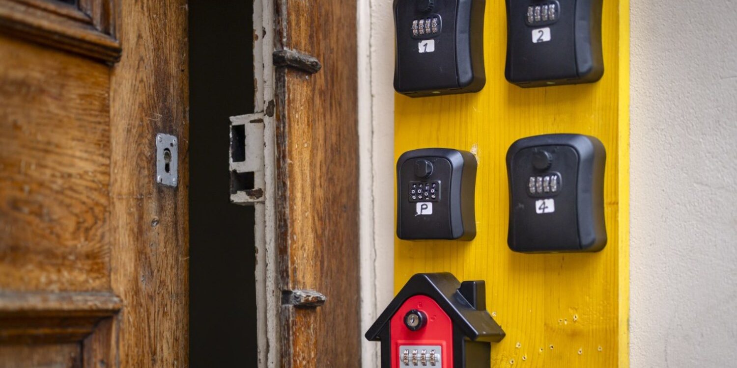 Swiss Cities Tighten Airbnb Rules as Tenants, Hoteliers and Owners Clash