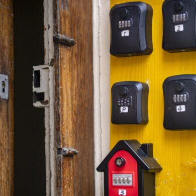 Swiss Cities Tighten Airbnb Rules as Tenants, Hoteliers and Owners Clash
